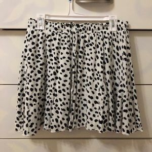 NWOT Amazon Black and White Speckled Skirt